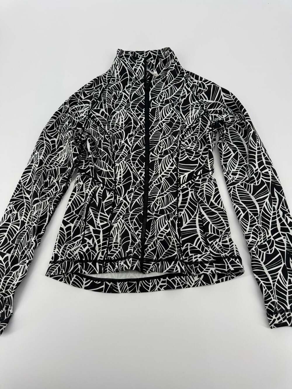 Lululemon Black and White Leaf Print Full Zip Athletic Jacket Size 6